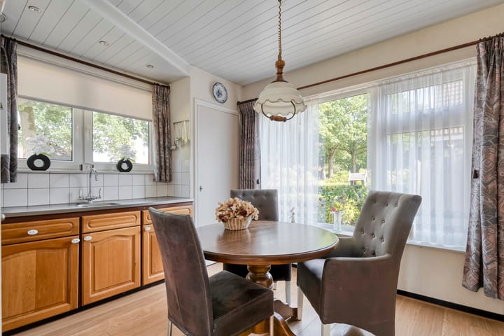 Photo 4 of Meester Hoekstrastraat 2