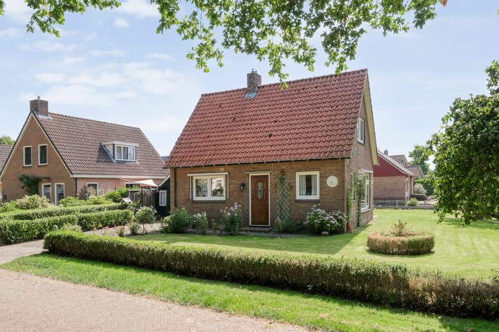 Photo 5 of Meester Hoekstrastraat 2