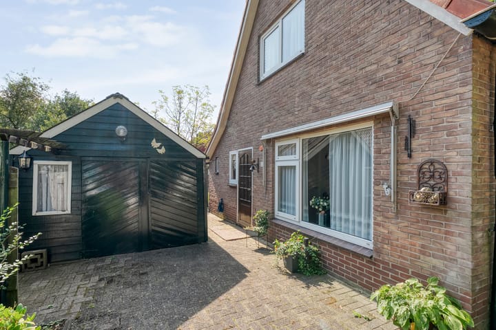 Photo 31 of Meester Hoekstrastraat 2