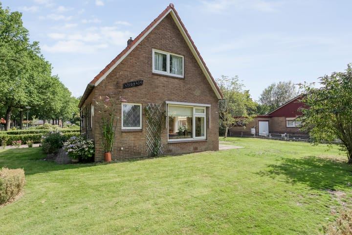 Photo 32 of Meester Hoekstrastraat 2