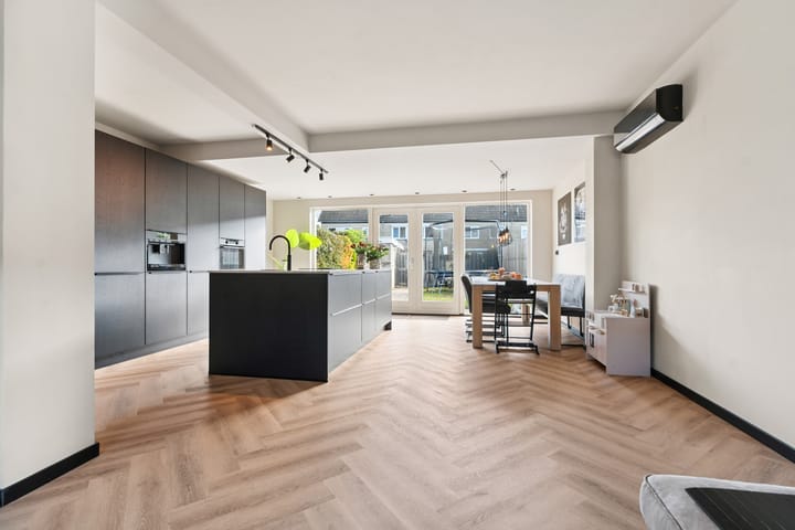 Foto 3 van Van Beethovenstraat 14