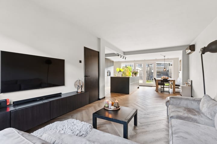 Foto 9 van Van Beethovenstraat 14