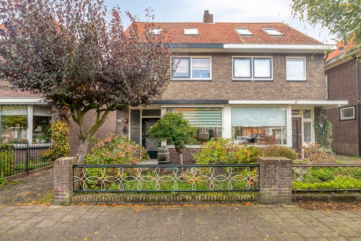 Photo 7 of Julianastraat 38