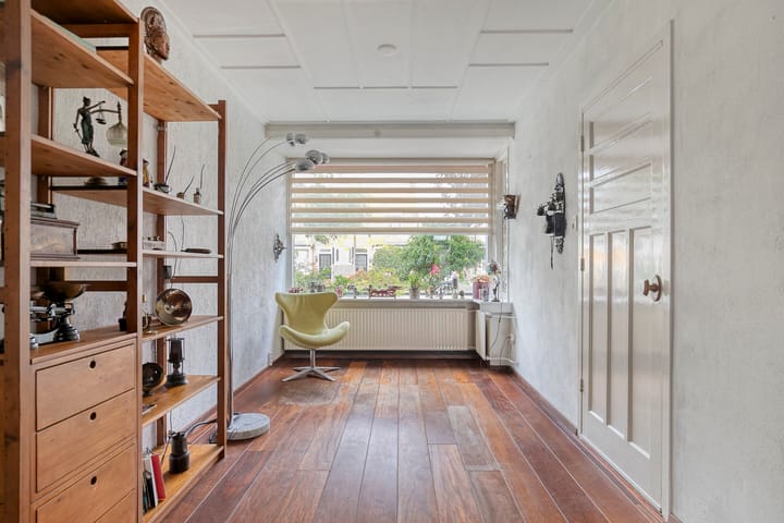 Photo 12 of Julianastraat 38