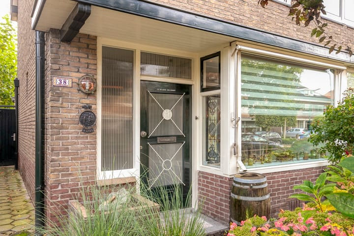 Photo 8 of Julianastraat 38