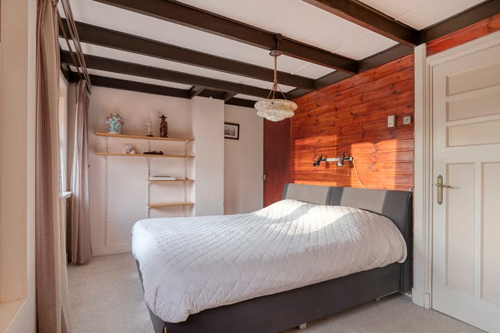 Photo 16 of Julianastraat 38