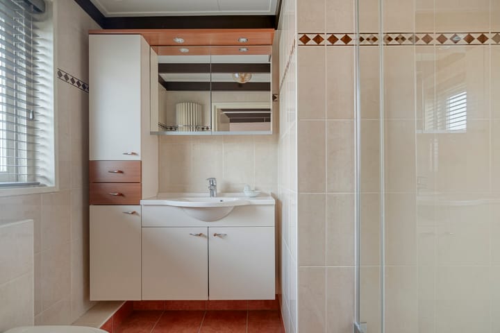 Photo 20 of Julianastraat 38