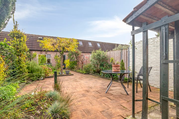 Photo 25 of Julianastraat 38