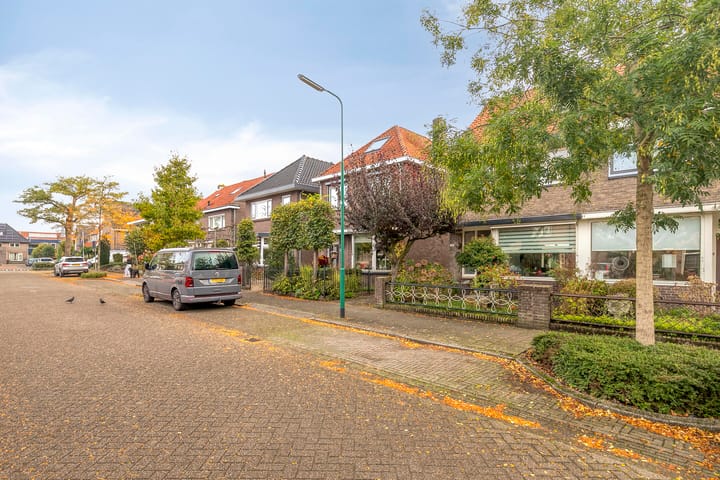 Photo 33 of Julianastraat 38