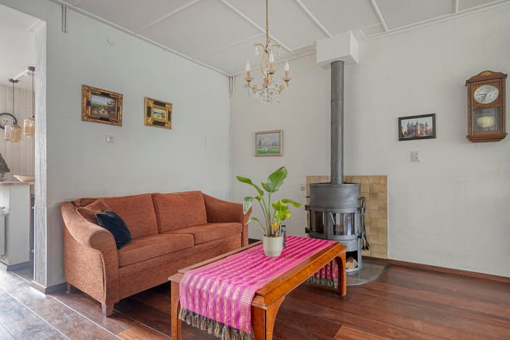 Photo 10 of Julianastraat 38