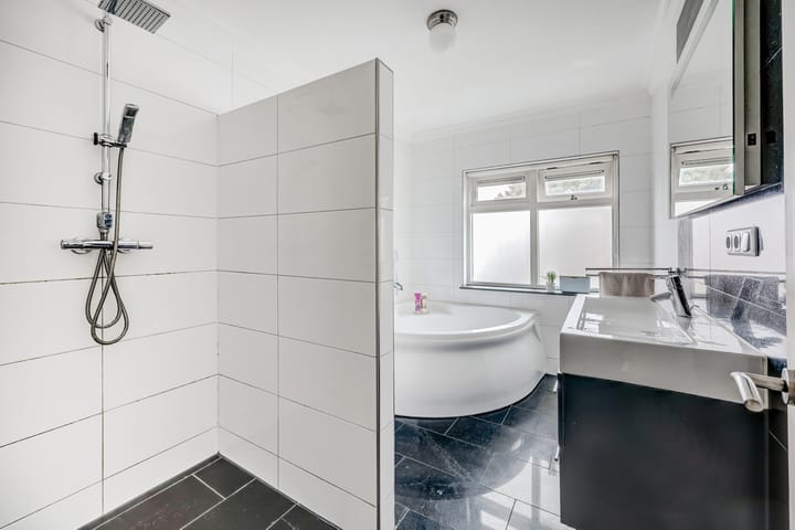 Photo 18 of Clematisstraat 25