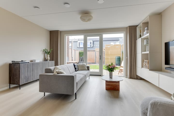 Foto 2 van Pioenhof 24