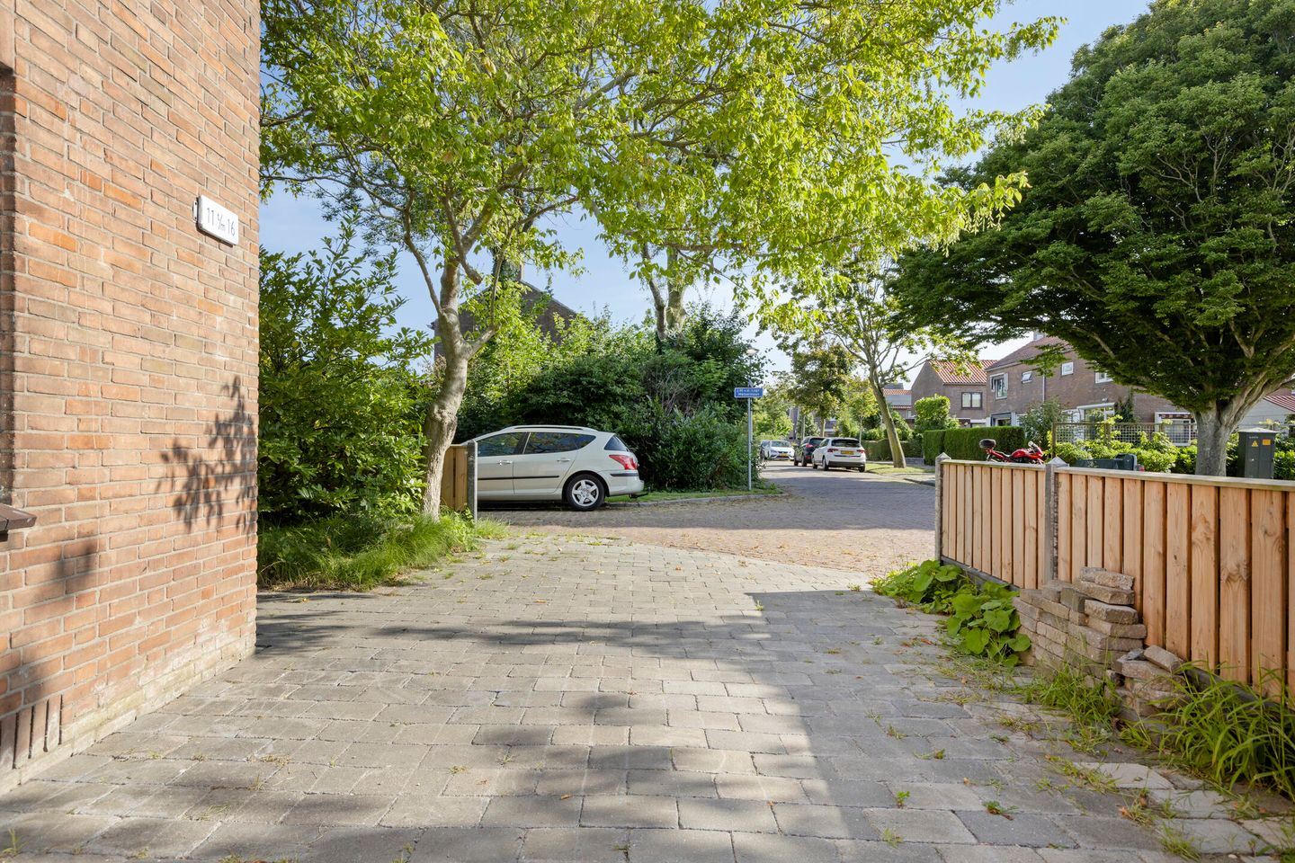 Foto 4 van J M vd Lugt Melsertln 11