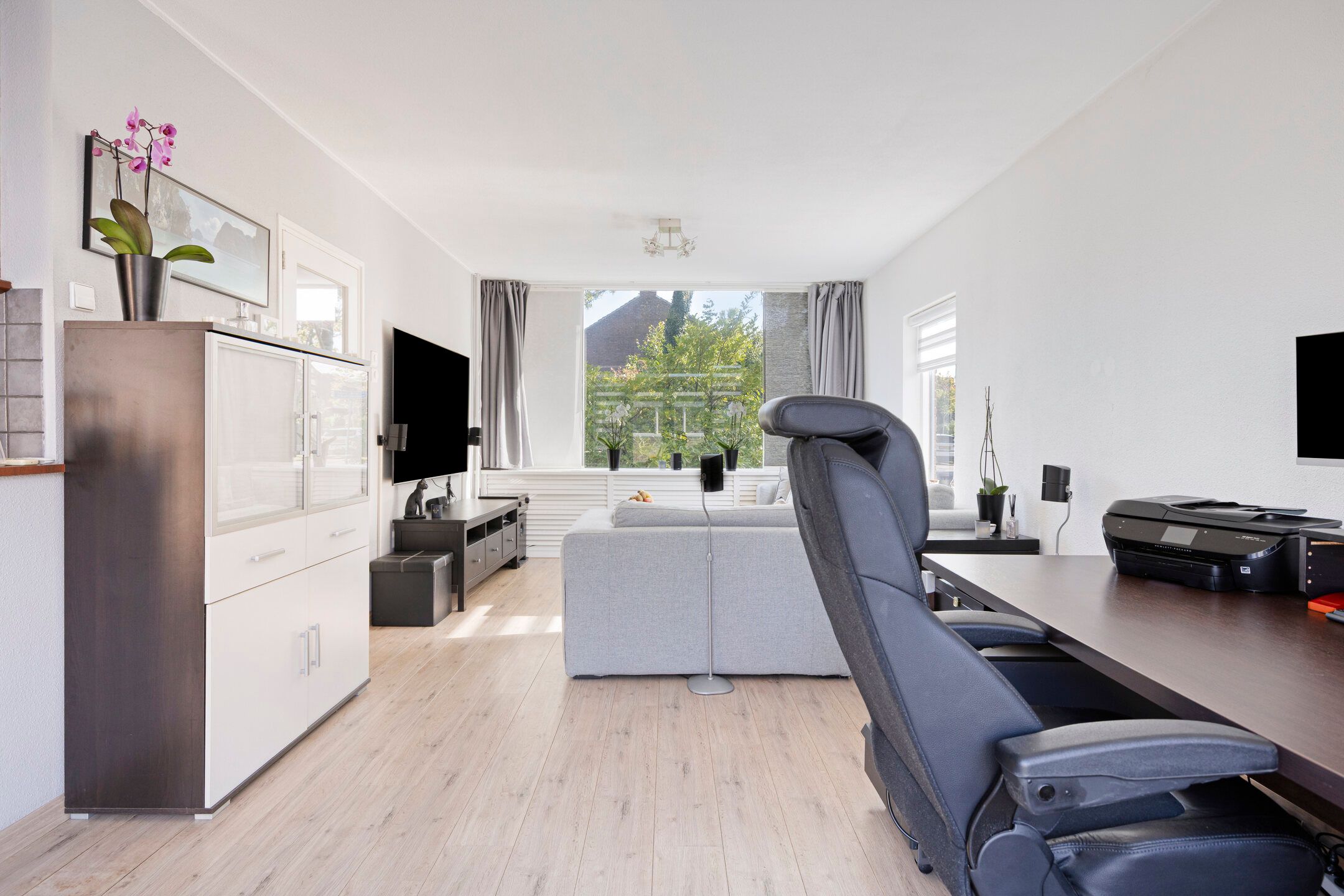 Foto 12 van J M vd Lugt Melsertln 11