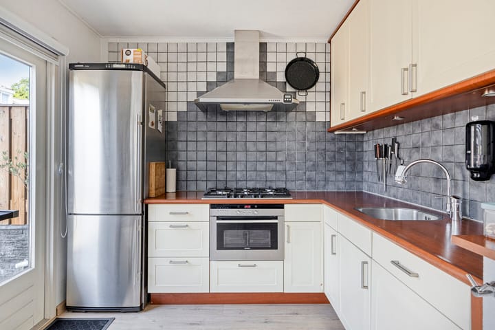 Photo 14 of J M vd Lugt Melsertln 11