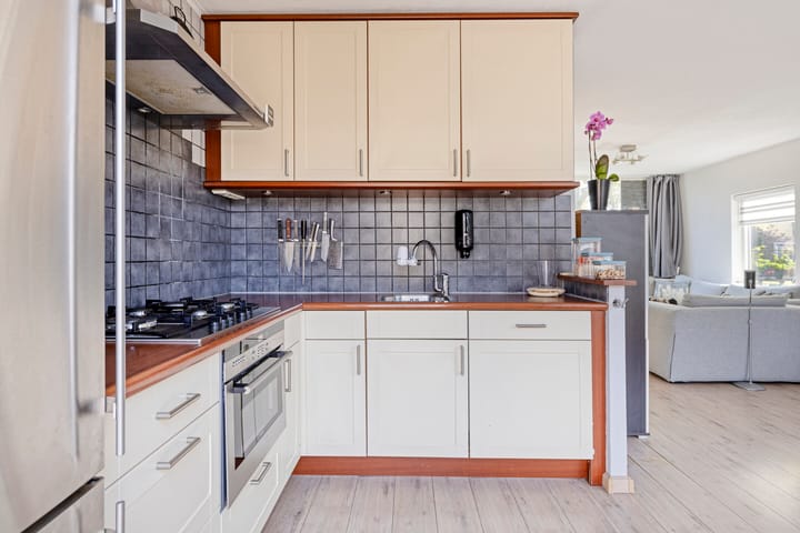 Photo 15 of J M vd Lugt Melsertln 11