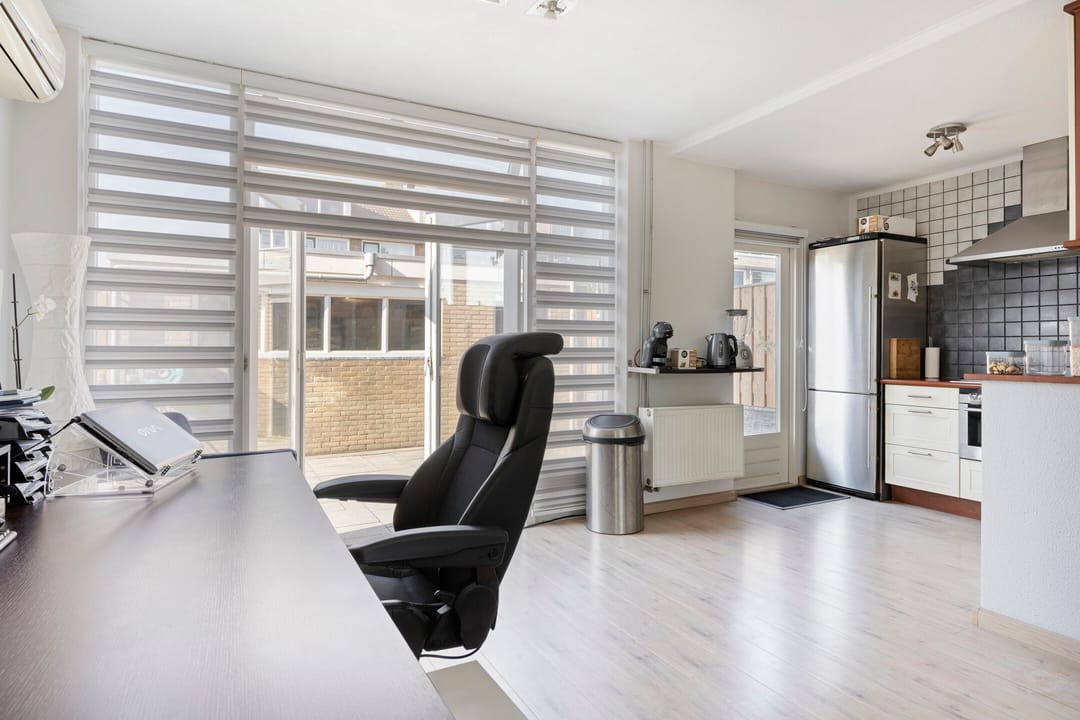 Foto 16 van J M vd Lugt Melsertln 11