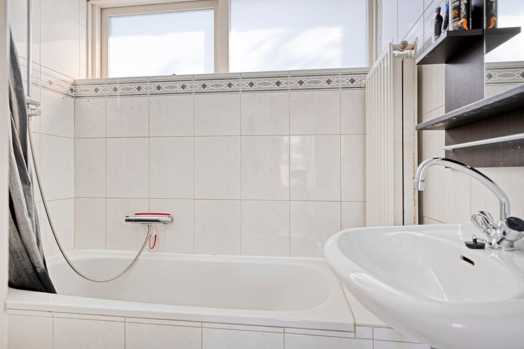 Foto 23 van J M vd Lugt Melsertln 11