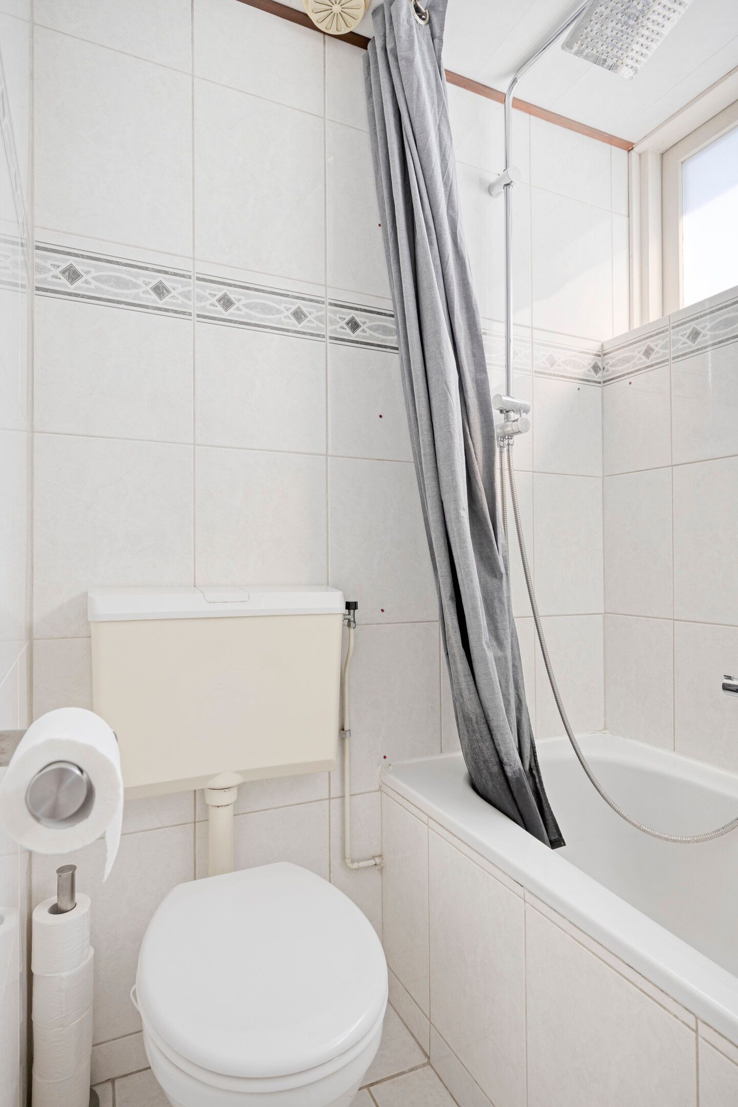 Foto 25 van J M vd Lugt Melsertln 11