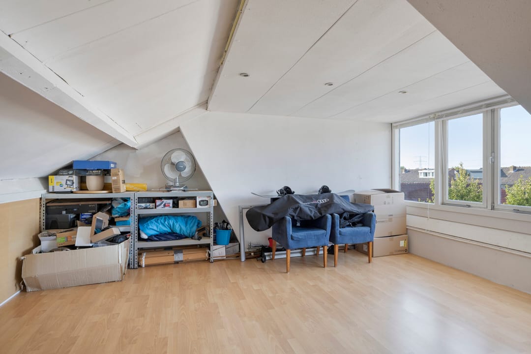 Foto 26 van J M vd Lugt Melsertln 11