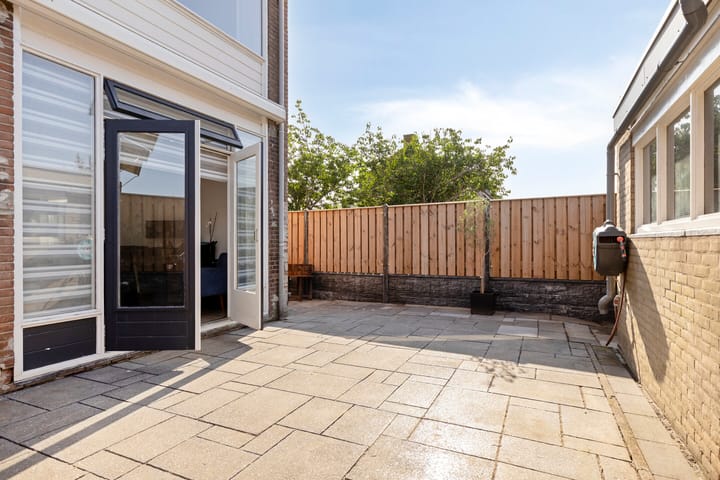 Photo 29 of J M vd Lugt Melsertln 11