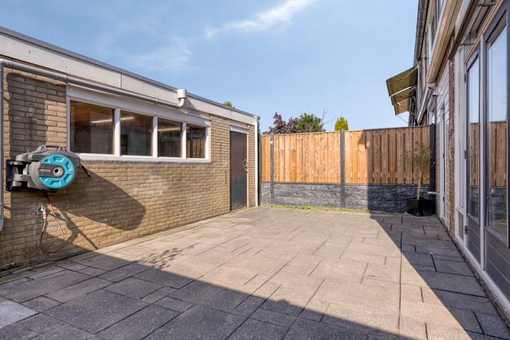 Photo 30 of J M vd Lugt Melsertln 11