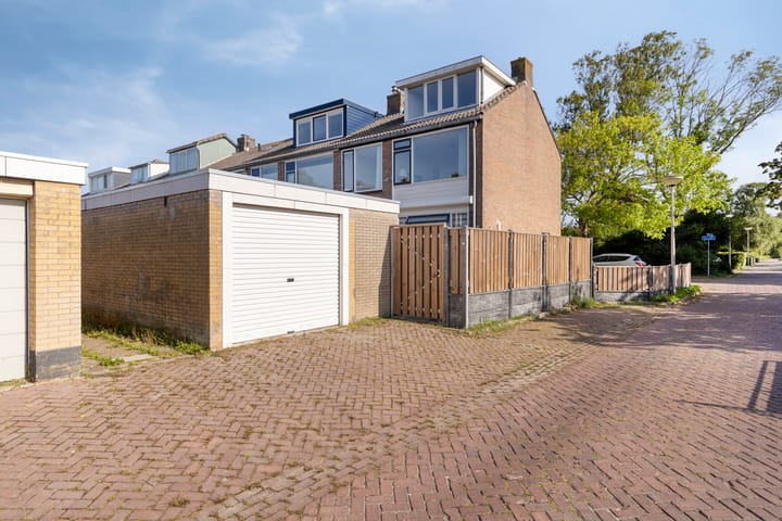 Photo 32 of J M vd Lugt Melsertln 11