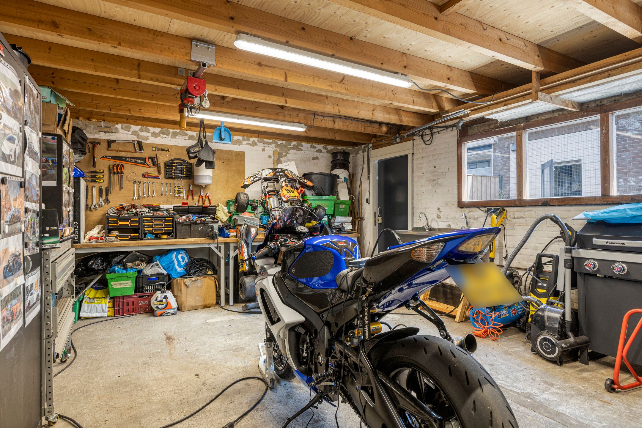 Foto 33 van J M vd Lugt Melsertln 11