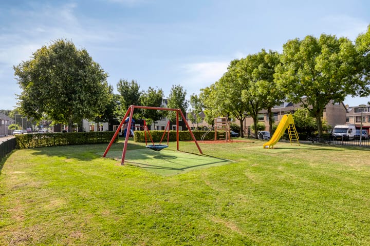 Photo 34 of J M vd Lugt Melsertln 11