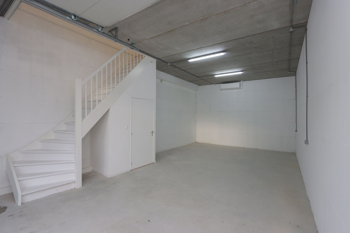 View photo 2 of Koningsbeltweg 35-T