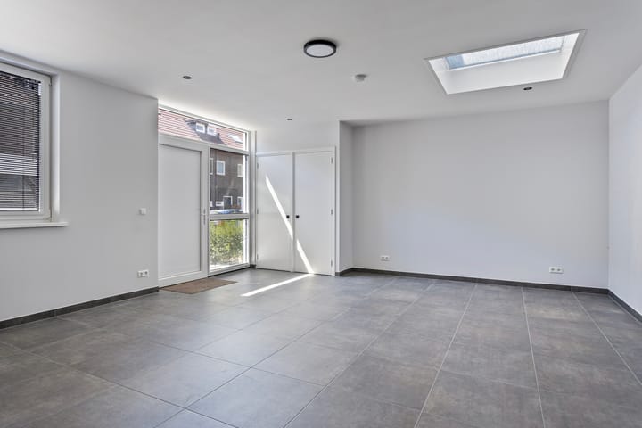 Photo 10 of Pioenroosstraat 2-B