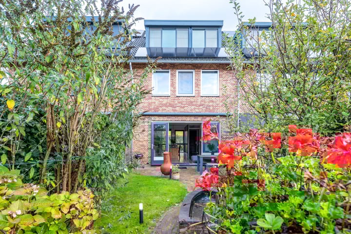 Photo 16 of Sodawater 49