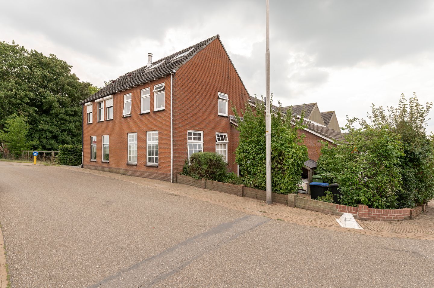 Bekijk foto 4 van 't Oosteneind 11