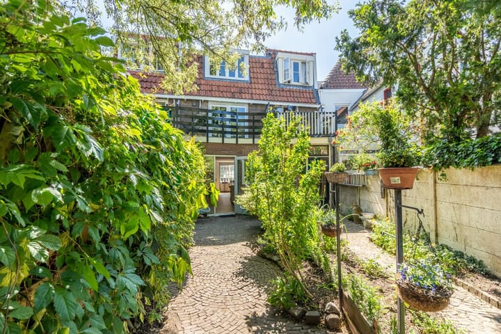 Photo 23 of Bloemendalsestraat 50