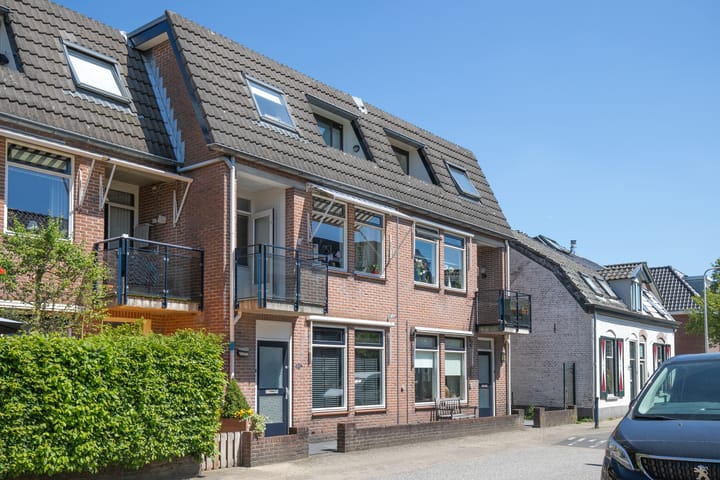 Photo 15 of Voorstraat 42