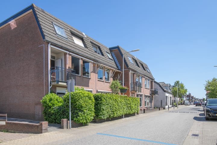 Photo 17 of Voorstraat 42