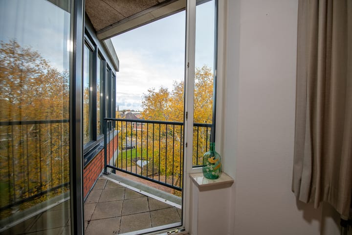 Foto 23 van Burgemeester Schönfeldplein 15-C1