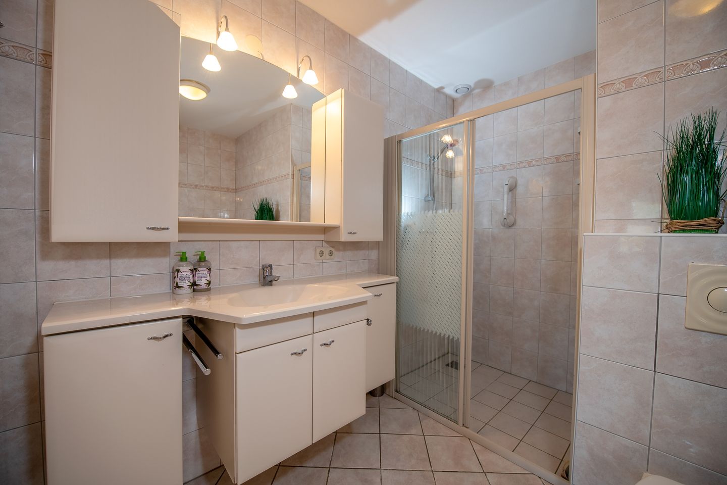 Foto 25 van Burgemeester Schönfeldplein 15-C1