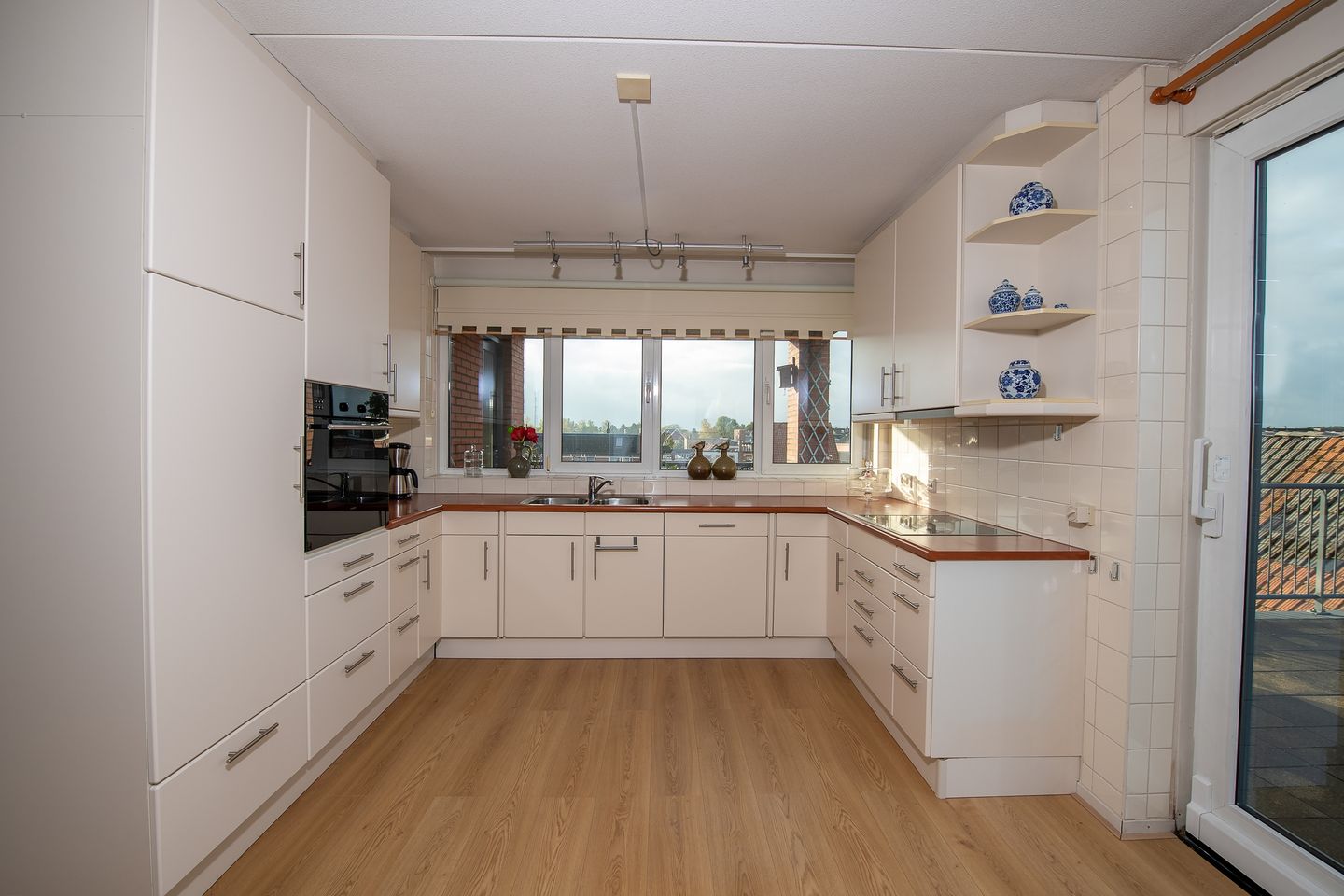 Foto 29 van Burgemeester Schönfeldplein 15-C1