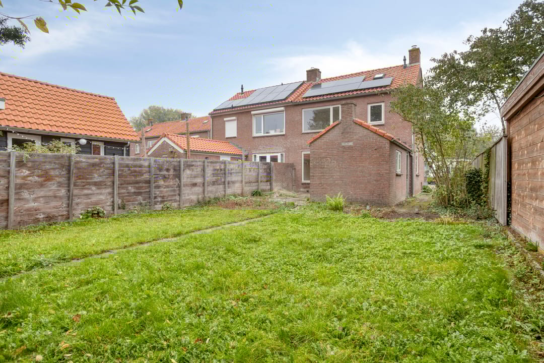 Photo 2 of Huiswerf 1