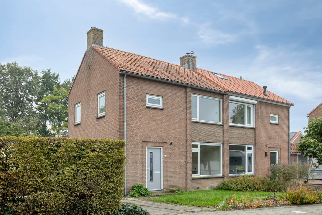 Photo 7 of Huiswerf 1