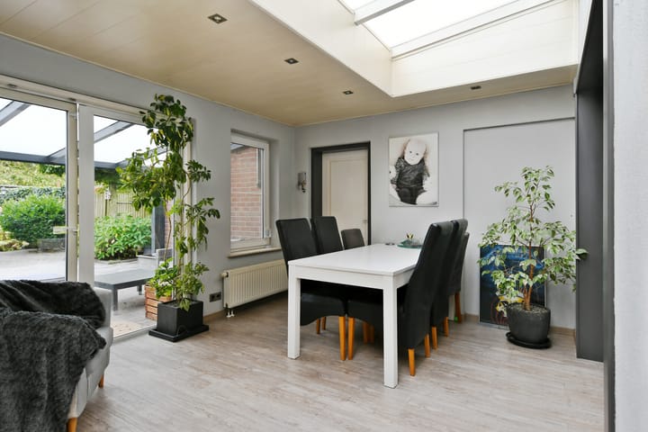 Photo 8 of Heerdstraat 45