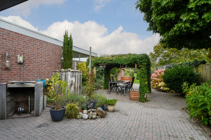 Photo 21 of Heerdstraat 45