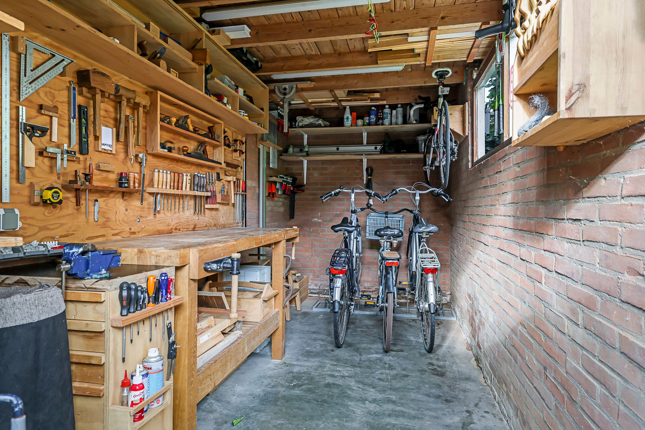 Photo 57 of Irisstraat 34