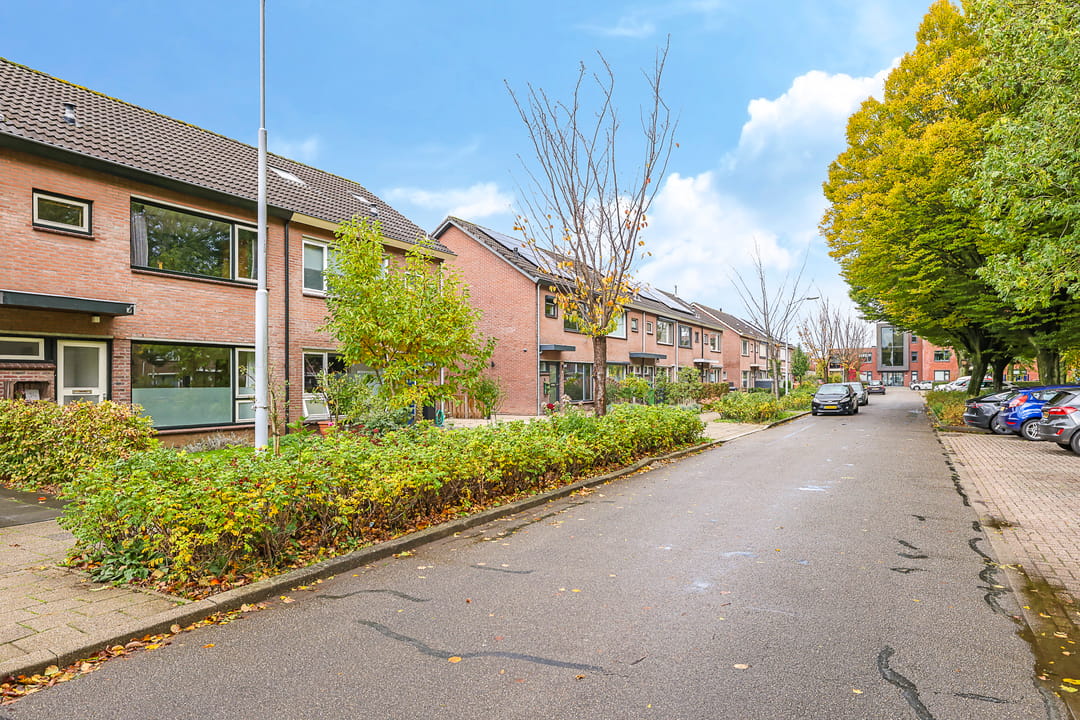 Photo 67 of Irisstraat 34