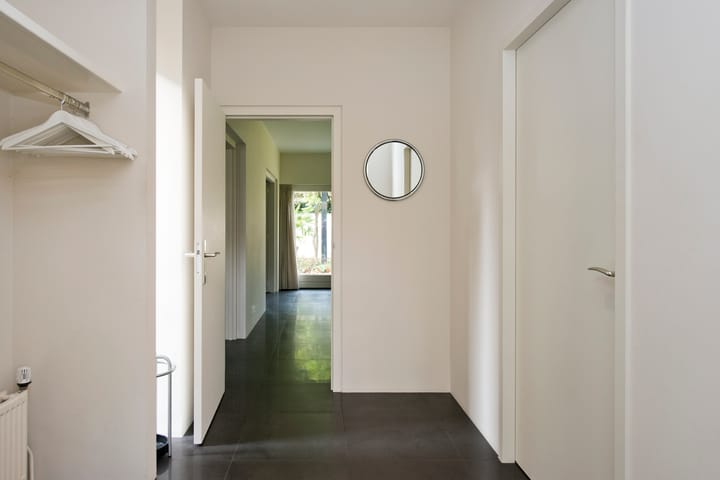 Foto 15 van van Limburg Stirumweg 28