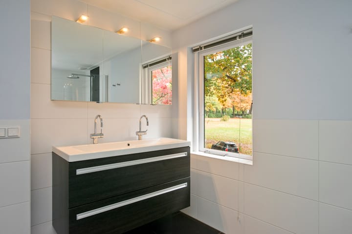 Foto 40 van van Limburg Stirumweg 28