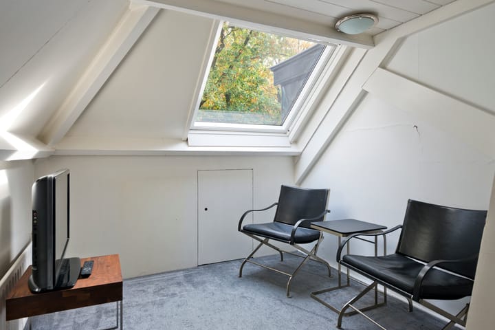 Foto 55 van van Limburg Stirumweg 28