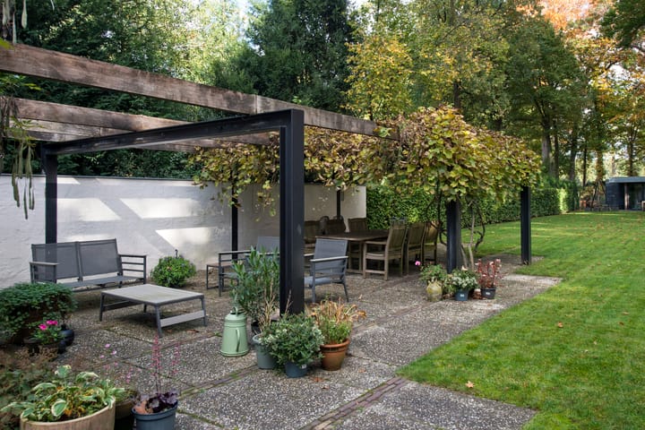 Foto 58 van van Limburg Stirumweg 28