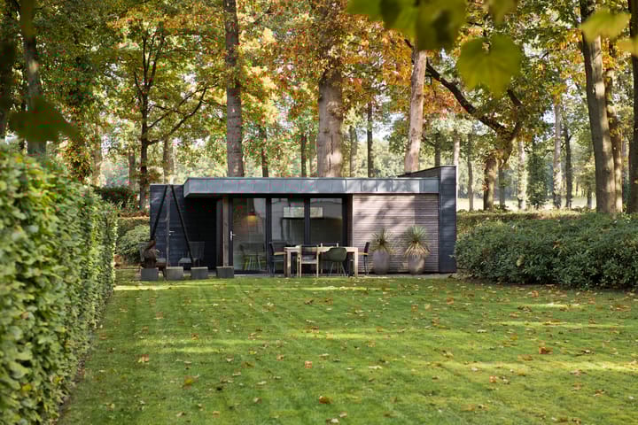 Foto 61 van van Limburg Stirumweg 28